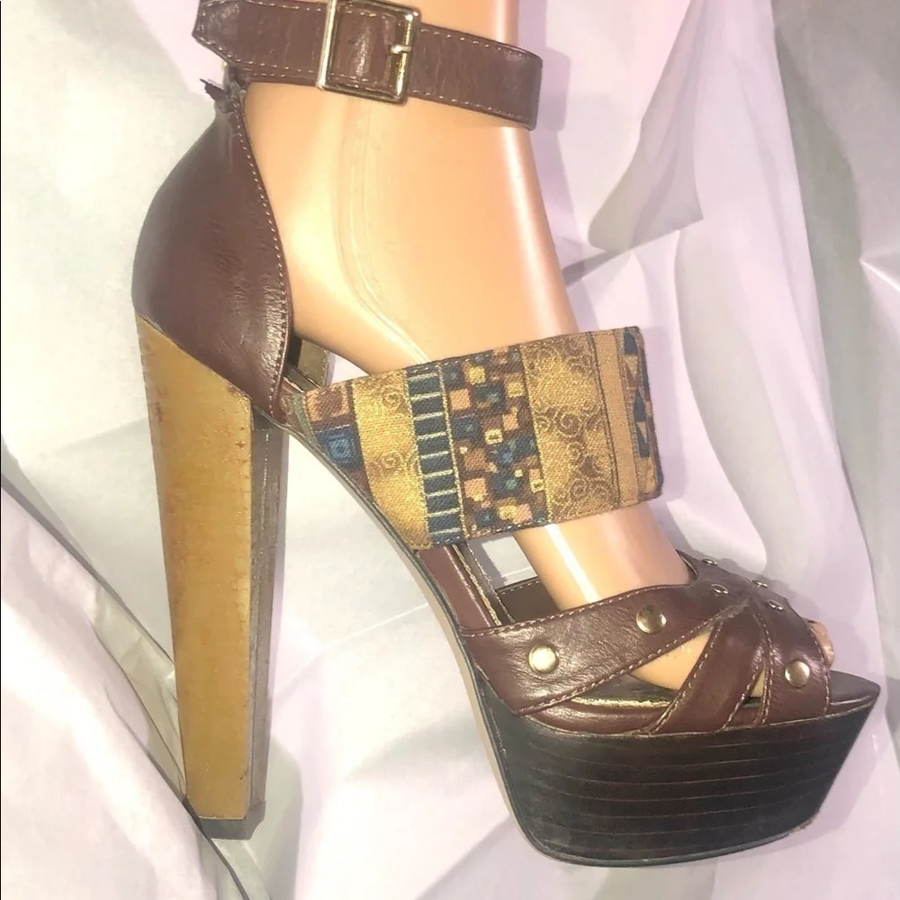 Bakers vintage Y2K 90s studded leather platform heels 7.5M